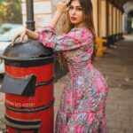 Ruma Sharma Instagram - I don’t want attention, I just want your heart 💓 . . Shot by - @framesbyankit Edit by - @wasey_rock69 . #mumbaistreetphotography #rumasharma #tajhotelmumbai #amchimumbai #streetportraits #naturallightphoto Mumbai, Maharashtra