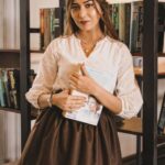 Ruma Sharma Instagram - Bata mere chehre pe kya kya likha hai ?? . . Shot by - @lsd.photography.official Edit by - @wasey_rock69 . #bookshot #rumasharma #conceptphotography #oldschooldays #kitabeinbahutsipadihongitumne📖📚