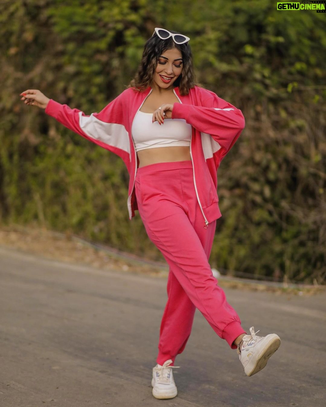 Ruma Sharma Instagram - When comfort meets style 🫶🏻 Wearing - @athenalifestyle.in . . Styled by - @yourstylistforever Shot by - @lsd.photography.official Edit by - @wasey_rock69 . #rumasharma #comfyclothing #casualandchic #fashiongoal #dressedtoimpress #coord #stylestatement #streetstyle India