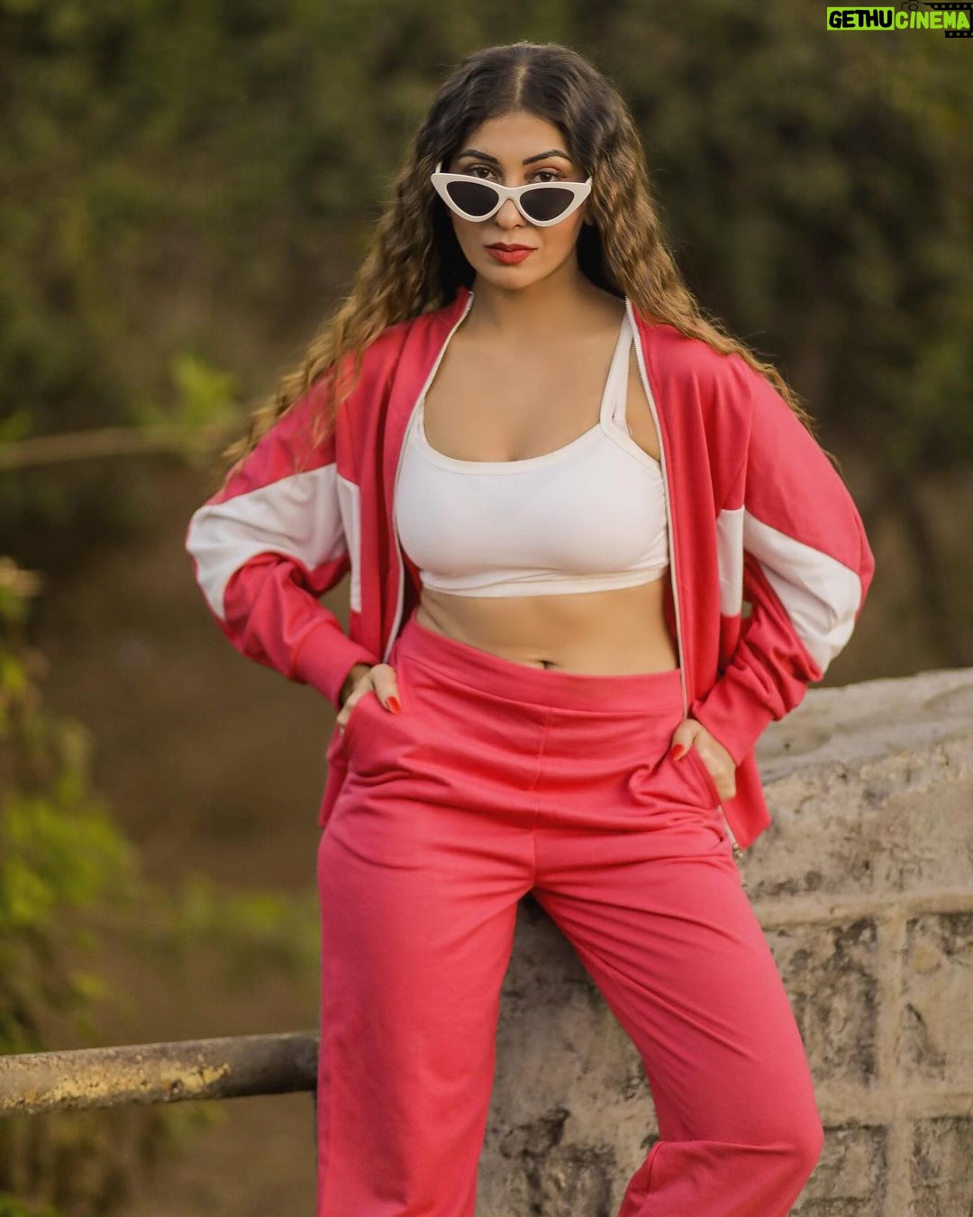Ruma Sharma Instagram - When comfort meets style 🫶🏻 Wearing - @athenalifestyle.in . . Styled by - @yourstylistforever Shot by - @lsd.photography.official Edit by - @wasey_rock69 . #rumasharma #comfyclothing #casualandchic #fashiongoal #dressedtoimpress #coord #stylestatement #streetstyle India