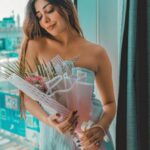 Ruma Sharma Instagram - Celebrating love and cuddled up with my bed where romance blooms in every corner ♥️♥️ What are your plans for this #valentinesday ?? . . Shot by - @qamarraza04 Edit by - @wasey_rock69 . #rumasharma #selfloveinbed #valentinesdayvibes #singleandchilling #singleandcontent #valentinesdayspecial Happy valentine's day