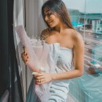 Ruma Sharma Instagram - Celebrating love and cuddled up with my bed where romance blooms in every corner ♥️♥️ What are your plans for this #valentinesday ?? . . Shot by - @qamarraza04 Edit by - @wasey_rock69 . #rumasharma #selfloveinbed #valentinesdayvibes #singleandchilling #singleandcontent #valentinesdayspecial Happy valentine's day