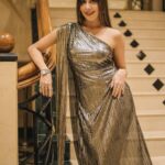 Ruma Sharma Instagram - Grateful beyond words to accept the first award of 2024 as Youth Icon 😍 Thank you #SocialMediaAcheiver for the honor Here’s to inspiring and empowering the next generation! ✨ Special thanks to @greenlight__media . Wearing - @thenewbold.in Styled by - @yourstylistforever Shot by - @lsd.photography.official Edit by - @wasey_rock69 . #firstaward #rumasharma #awardnight #awardoftheyear #blessed❤️ #riseandshine☀️ #ootdoftheday #partyweardress #goldendress #thenewbold #fashionlabel #goldendressgown #shimmerdress Mumbai, Maharashtra