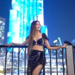 Ruma Sharma Instagram - Kaun dila raha hai #bhurjkhalifa 🤍 . . Shot by - @qamarraza04 Edit by - @eunoia_studio__ . #bhurjkhalifadubai #dubaidiaries❤️ #rumasharma #exploreme #downtowndubai Bhurj Khalifa, Dubai
