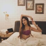 Ruma Sharma Instagram - Kya iss Valentine mei apka dil chura sakti hoon ? . . Shot by - @nikophotoworld Edit by - @wasey_rock69 . #rumasharma #latenightthoughts #slaygamestrong #valentinespecial #valentinemonth #glamlook India