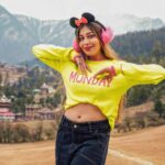 Ruma Sharma Instagram - POV: You’re looking at my last year’s camera roll 😍 #majorthrowback #hellomonday #missolddays . . Shot by - @gauravrj.photography Edit by - @wasey_rock69 . #rumasharma #winterdiaries #loveformountains #manalidiaries #winterinmountains #mountainlovers❤️ Woodzo Stays
