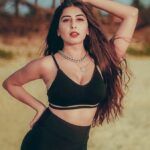 Ruma Sharma Instagram - What’s your weakness ?? . . Edit by - @eunoia_studio__ . #goabeach #goadiaries❤ #rumasharma #beachlifevibes #beachlook #curvynstyle #curvyfashionblogger Goa Beach