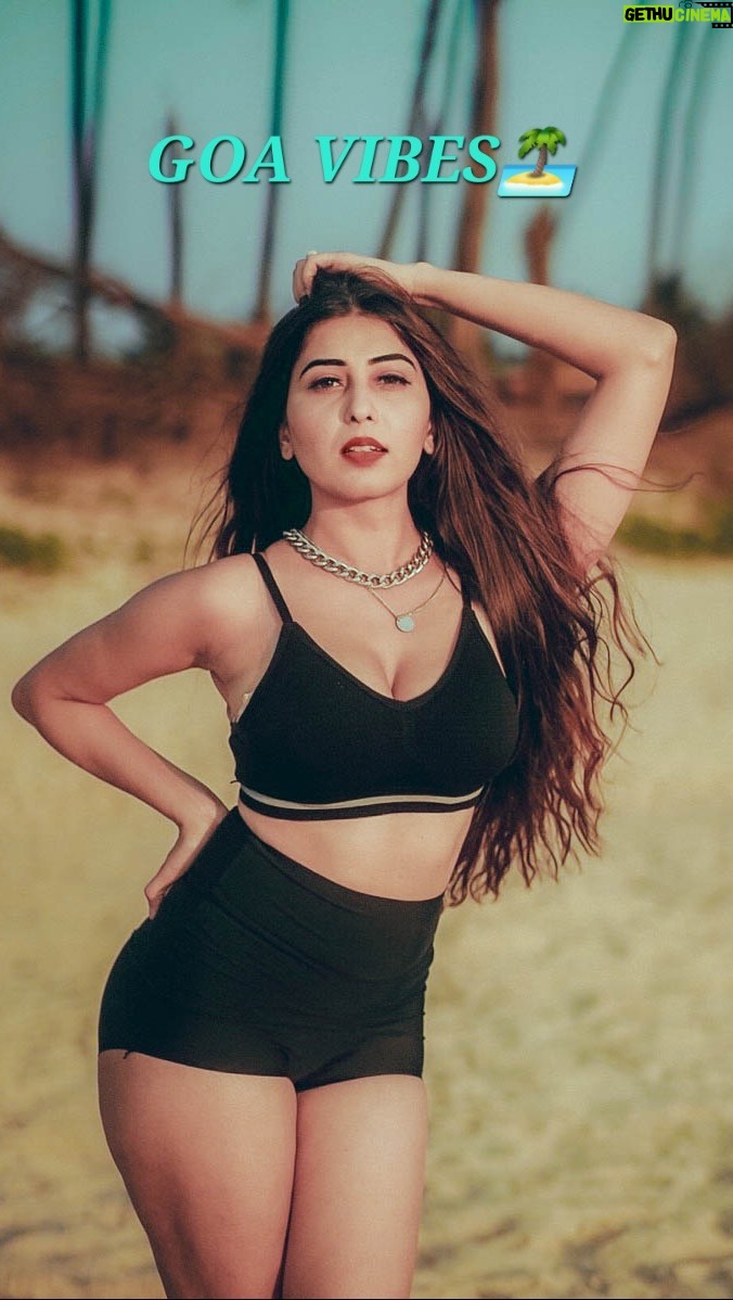Ruma Sharma Instagram - What’s your weakness ?? . . Edit by - @eunoia_studio__ . #goabeach #goadiaries❤ #rumasharma #beachlifevibes #beachlook #curvynstyle #curvyfashionblogger Goa Beach