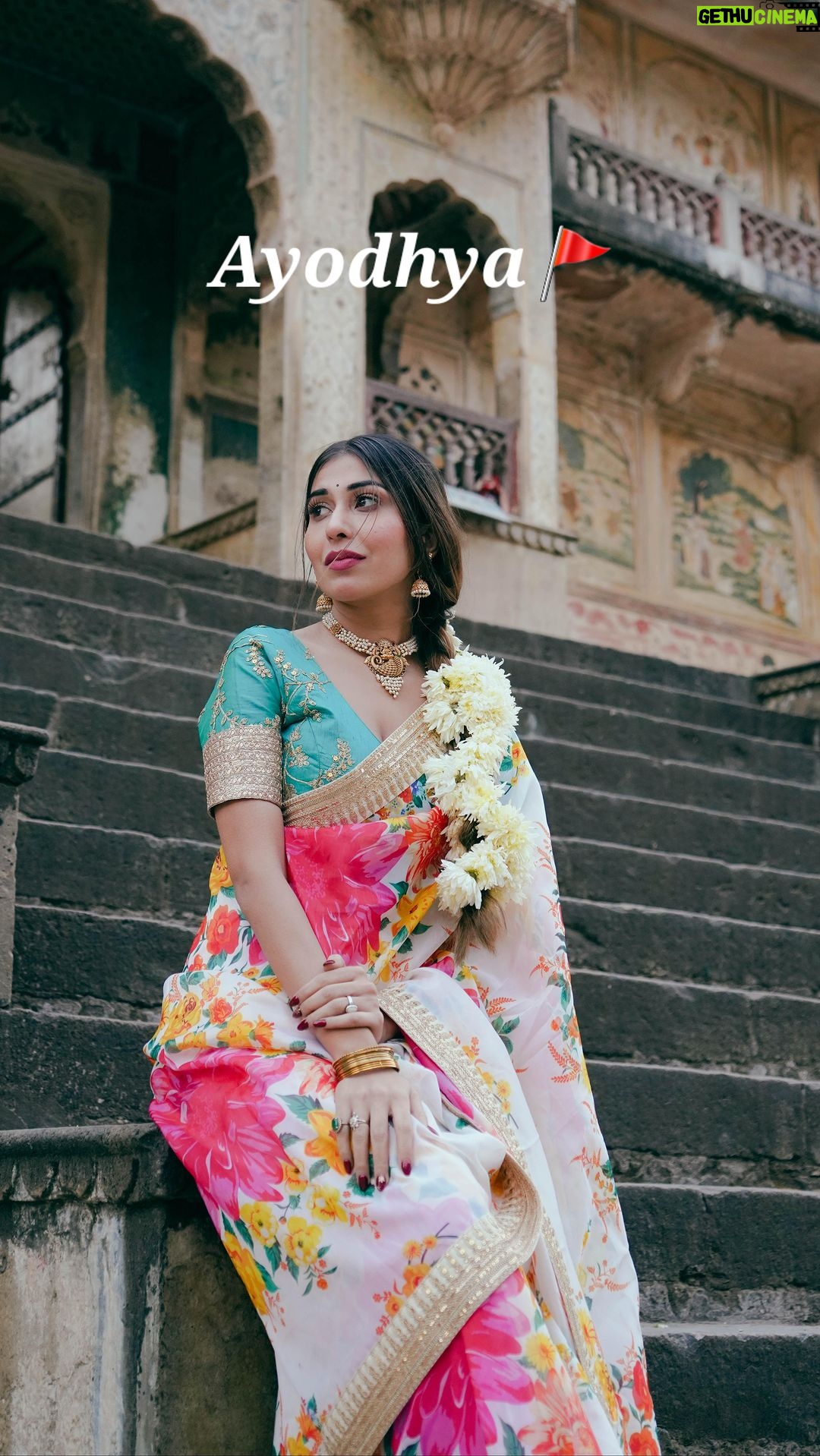 Ruma Sharma Instagram - इंतज़ार ख़त्म हुआ 🥹🥹 . . Saree - @ethnicplus.in Jewellery - @shagnaofficial HMU - @@shakirunisexsalon @twinklez_makeover Styled by - @yourstylistforever . #ayodhyarammandir🚩 #jaishreeram #rumasharma #ayodhyadham⛺🚩 #22january2024 #shreeram #hindutva Ayodhya श्री राम जन्मभूमि