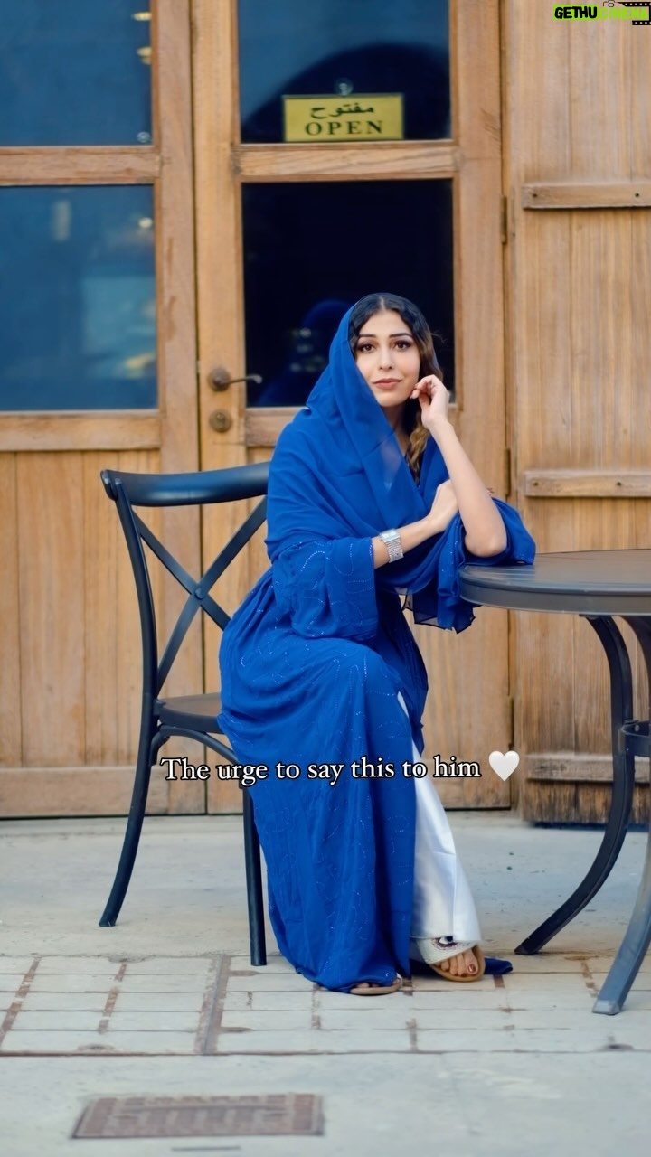 Ruma Sharma Instagram - Kaise hua 🤍🤍 . . Edit by - @eunoia_studio__ . #taghim #povreels #rumasharma #kaisehua #lovereel Dubai, United Arab Emirates