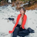 Ruma Sharma Instagram - Take me back to those good old days again ❤️ . Shot by - @gauravrj.photography Edit by - @wasey_rock69 . #manalisnow #mountainlover #rumasharma #traveldays #snowlife #manalisnow #manalidiaries😍 Woodzo Stays