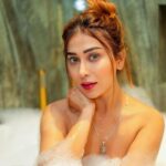 Ruma Sharma Instagram - For some people I’m still a dream 🔥 . #transitionreel #transitionalert #rumasharma #transitionvideo #boldandbeautiful India