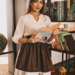 Ruma Sharma Instagram - Bata mere chehre pe kya kya likha hai ?? . . Shot by - @lsd.photography.official Edit by - @wasey_rock69 . #bookshot #rumasharma #conceptphotography #oldschooldays #kitabeinbahutsipadihongitumne📖📚