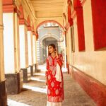 Ruma Sharma Instagram - सारी दुनिया के जज़्बात एक तरफ़ पर तुझसे वो पहली मुलाक़ात एक तरफ़ ♥️♥️ #amchimumbai #myhappyplace . Shot by - @framesbyankit Edit by - @wasey_rock69 . #rumasharma #cityofdreams #mumbailife #streetsofmumbai #gatewayofindia #tajmumbai #streetportraits #naturallightphotography Amchi Mumbai..