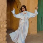 Ruma Sharma Instagram - हम पे मेहरबान दो जहां 🤍 . . Wearing - @abaya.aj_ Shot by - @qamarraza04 Edit by - @wasey_rock69 Shukriyaa - @belal_afzal . #jummamubarak #abayalove #abayadubai #rumasharma #abayastyle #abayacollection #abayablogger #abayadesign Dubai, UAE
