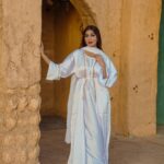 Ruma Sharma Instagram - हम पे मेहरबान दो जहां 🤍 . . Wearing - @abaya.aj_ Shot by - @qamarraza04 Edit by - @wasey_rock69 Shukriyaa - @belal_afzal . #jummamubarak #abayalove #abayadubai #rumasharma #abayastyle #abayacollection #abayablogger #abayadesign Dubai, UAE