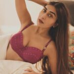 Ruma Sharma Instagram - Kya iss Valentine mei apka dil chura sakti hoon ? . . Shot by - @nikophotoworld Edit by - @wasey_rock69 . #rumasharma #latenightthoughts #slaygamestrong #valentinespecial #valentinemonth #glamlook India