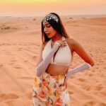 Ruma Sharma Instagram - The temperature is high here but so is my mood ✨ #dubaidesert . . #rumasharma #dubaidesertsafari #desertphotography #sunandsand #goldenhourlight #sundowner #dubaitravel #dubaitravelblogger #travelwithlove Dubai Desert