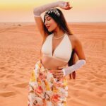 Ruma Sharma Instagram - The temperature is high here but so is my mood ✨ #dubaidesert . . #rumasharma #dubaidesertsafari #desertphotography #sunandsand #goldenhourlight #sundowner #dubaitravel #dubaitravelblogger #travelwithlove Dubai Desert
