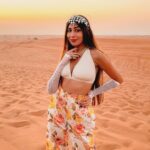 Ruma Sharma Instagram - The temperature is high here but so is my mood ✨ #dubaidesert . . #rumasharma #dubaidesertsafari #desertphotography #sunandsand #goldenhourlight #sundowner #dubaitravel #dubaitravelblogger #travelwithlove Dubai Desert