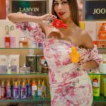 Ruma Sharma Instagram - Life is better when you smell like sunshine and flowers 🌺 Exploring scents at @vperfumesofficial with nue 🥰 It’s pure magic! ✨ #VPerfumes #NueMagic #Collab . . Collab by - @b13_events @belal_afzal Shot by - @qamarraza04 Edit by - @wasey_rock69 . #loveforperfumes #rumasharma #dubaibrand #dubaiperfumes #dubaifashionblogger #perfumeaddict Dubai, United Arab Emirates