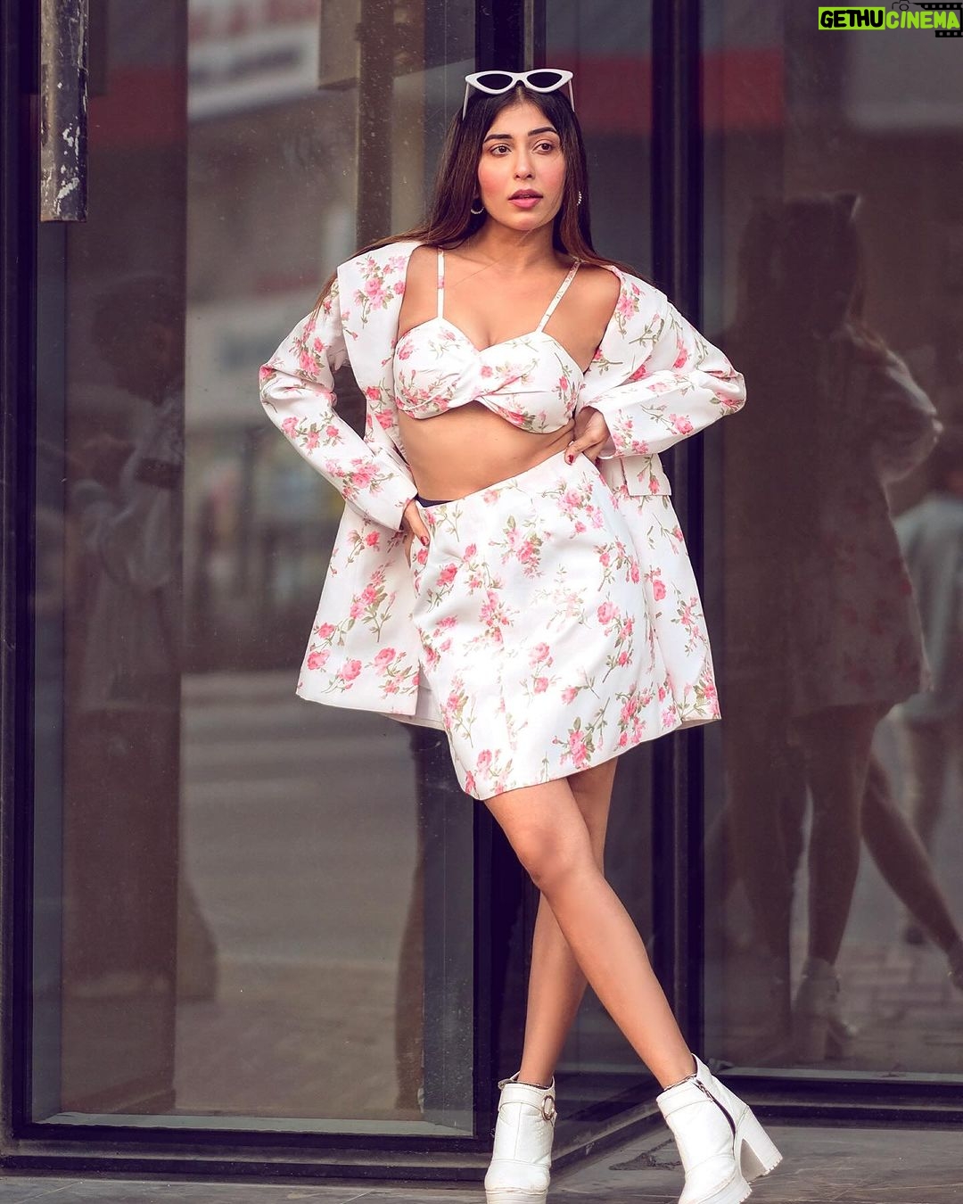 Ruma Sharma Instagram - I’m not here to fit in , I’m here to stand out 😎 . . Wearing - @papzclothing Styled by - @yourstylistforever Edit by - @wasey_rock69 . #fashionlookbook #rumasharma #bossbabelife #outfitoftheday #lookstylish #dubaistreetstyle #dubaifashionblogger Dubai, United Arab Emirates