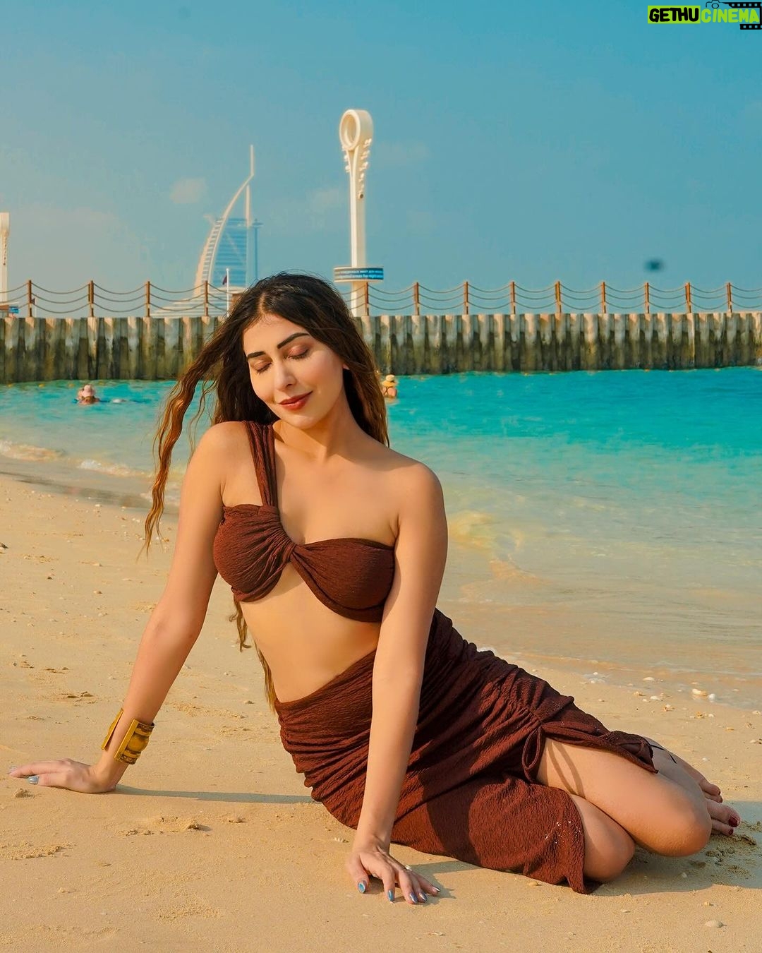 Ruma Sharma Instagram - Bringing a little shore into your feed 🤍 . . Shot by - @qamarraza04 Edit by - @wasey_rock69 . #dubaibeach #rumasharma #dubaibeachlife #beachphotoshoot #dubaibeaches #sunandsand #dubailifestyle #loveforbeaches Dubai UAE
