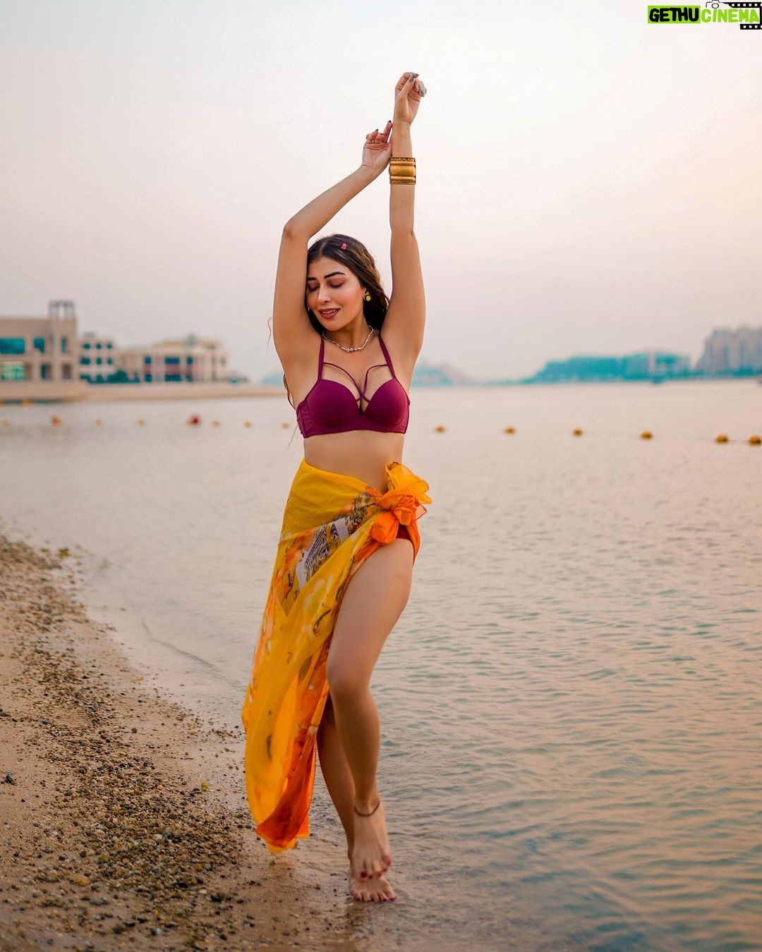 Ruma Sharma Instagram - Life’s a beach, find your wave 🦋 . Shot by - @qamarraza04 Edit by - @wasey_rock69 . #dubaibeach #rumasharma #dubaibeachlife #dubaitravel #sunandsand #bikinilovers The Point, Dubai Marina