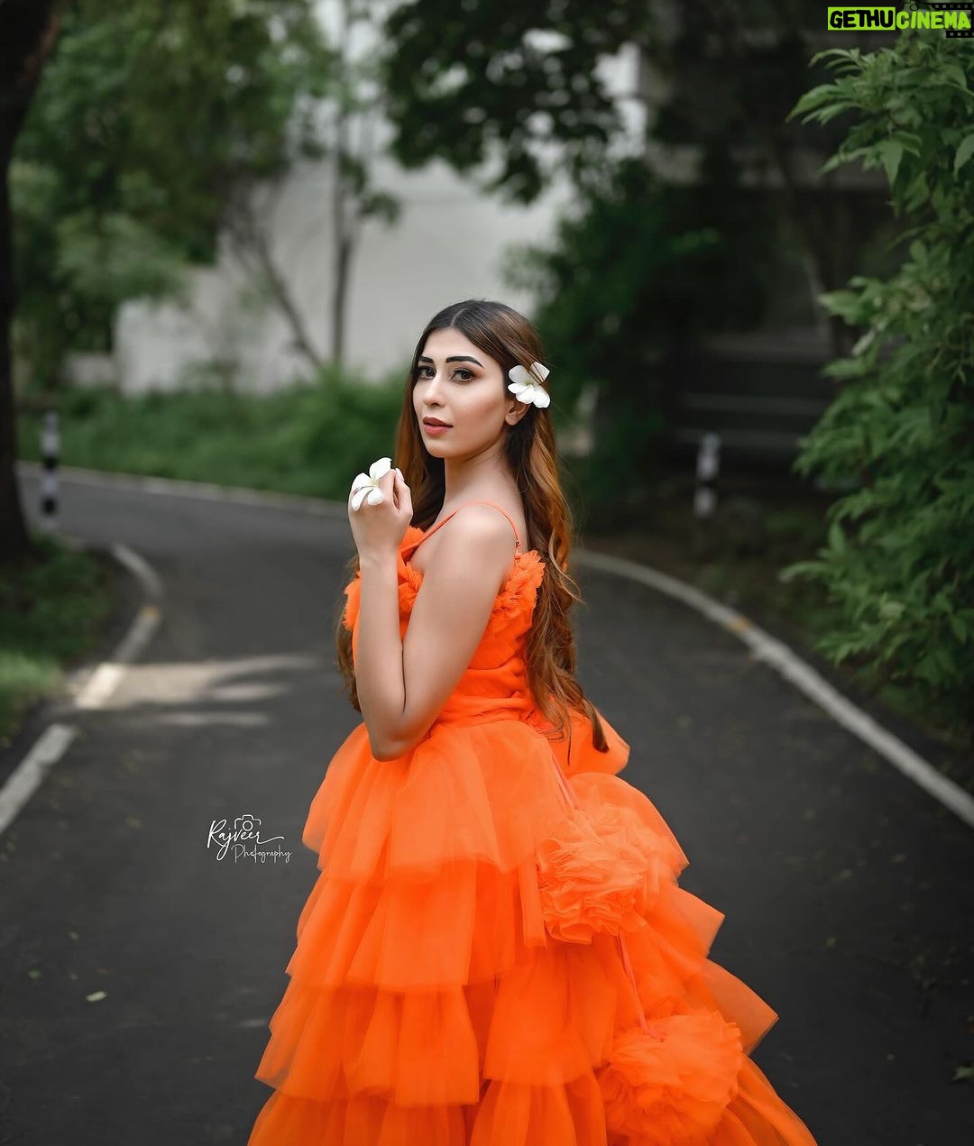 Ruma Sharma Instagram - Wherever you go, let the fairies guide you đ¸ . Shot by - @rajveermultanii HMUA - @fara.charm #rumasharma #fairyaesthetic #orangegown #gowndress #fairygowns #loveforgownsâ¤ď¸ India