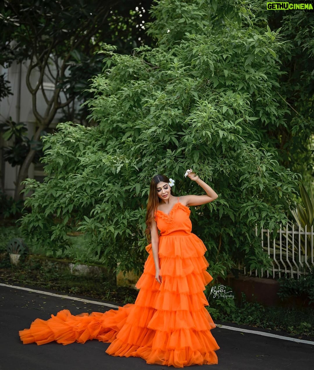 Ruma Sharma Instagram - Wherever you go, let the fairies guide you đ¸ . Shot by - @rajveermultanii HMUA - @fara.charm #rumasharma #fairyaesthetic #orangegown #gowndress #fairygowns #loveforgownsâ¤ď¸ India