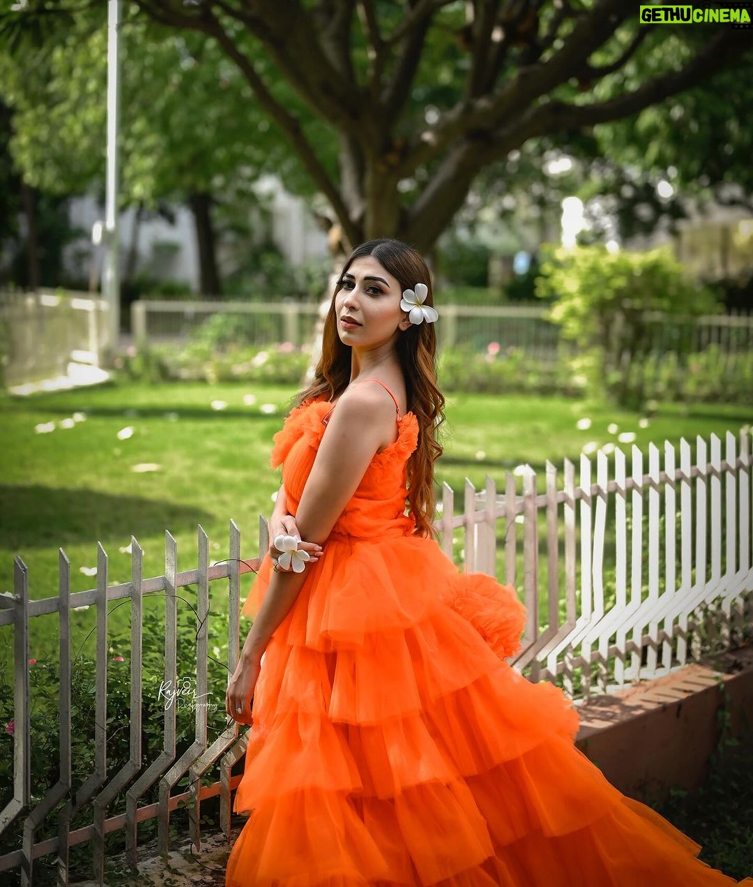 Ruma Sharma Instagram - Wherever you go, let the fairies guide you đ¸ . Shot by - @rajveermultanii HMUA - @fara.charm #rumasharma #fairyaesthetic #orangegown #gowndress #fairygowns #loveforgownsâ¤ď¸ India