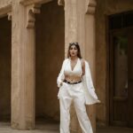Ruma Sharma Instagram - Why chase you when I’m the catch? . . Shot by - @midhun.mohan_ . #throwbacksaturday #dubaidiaries #rumasharma #bossbabelife #formallook
