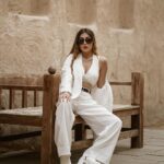 Ruma Sharma Instagram - Why chase you when I’m the catch? . . Shot by - @midhun.mohan_ . #throwbacksaturday #dubaidiaries #rumasharma #bossbabelife #formallook