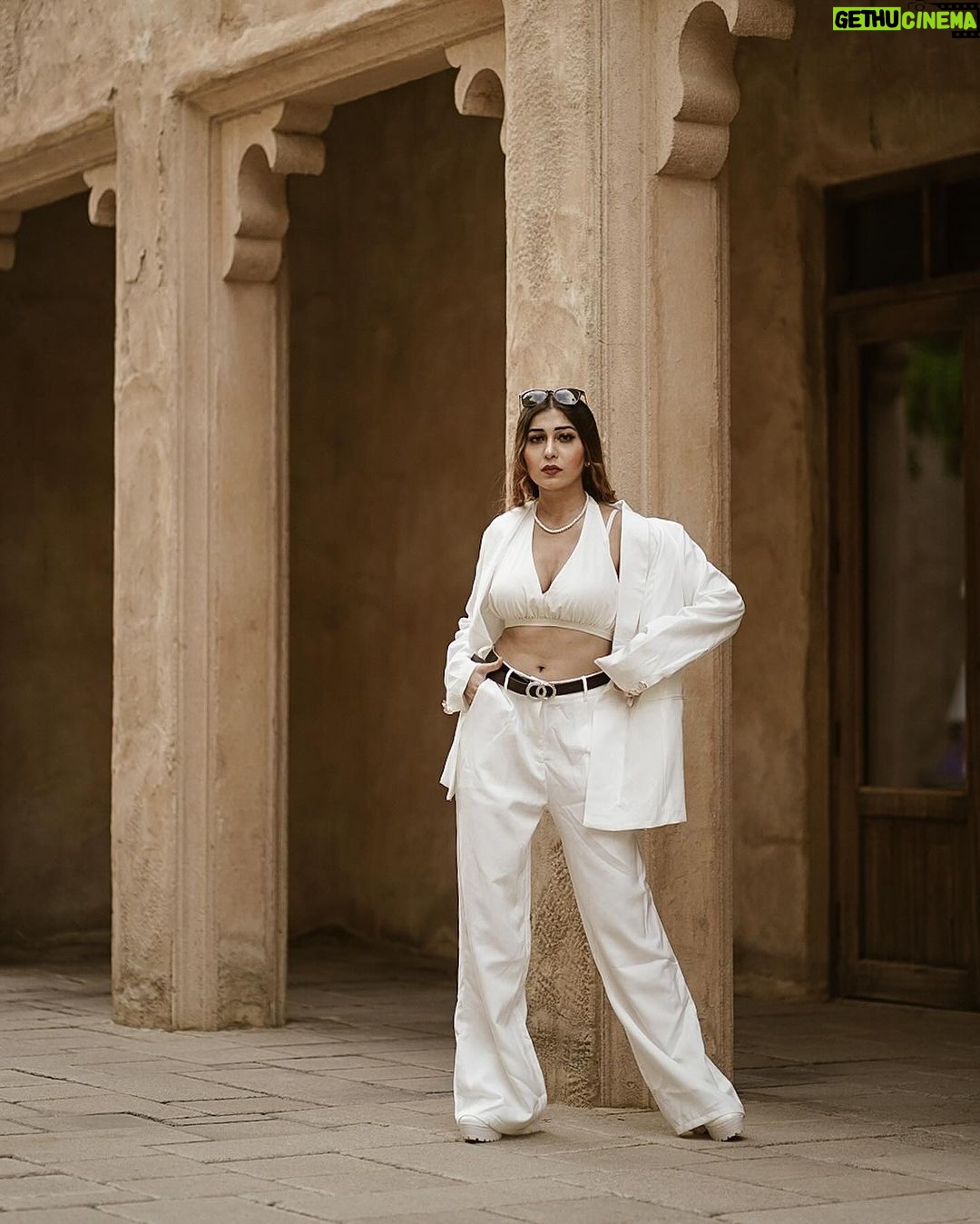 Ruma Sharma Instagram - Why chase you when I’m the catch? . . Shot by - @midhun.mohan_ . #throwbacksaturday #dubaidiaries #rumasharma #bossbabelife #formallook