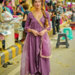 Ruma Sharma Instagram - सादगी 🌸 . . Wearing - @myshka_fashion Styled by - @yourstylistforever Shot by - @gauravrj.photography Edit by - @wasey_rock69 . #rumasharma #delhistreets #delhistreetshopping #desiwear #indiansuit #indianlook #indianfashioninfluencer #stylewithme #streetphotoshoot #portraitsofindia Delhi