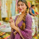 Ruma Sharma Instagram - सादगी 🌸 . . Wearing - @myshka_fashion Styled by - @yourstylistforever Shot by - @gauravrj.photography Edit by - @wasey_rock69 . #rumasharma #delhistreets #delhistreetshopping #desiwear #indiansuit #indianlook #indianfashioninfluencer #stylewithme #streetphotoshoot #portraitsofindia Delhi