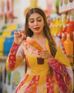 Ruma Sharma Instagram - सिर्फ़ तुम्हारी #premika ♥️ 
.
Wearing - @ekdhaga 
Styled by - @yourstylistforever 
Shot by - @abhinesh_photographer 
Edited by - @wasey_rock69 
.
#anarkalisuit #rumasharma #loveforindianwear #indiansuit