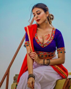 Ruma Sharma Instagram - कैसी रही आप सबकी होली 😍
.
.
Shot by - @lsd.photography.official 
Edit by - @wasey_rock69 
Styled by - @fashket_by_vrinda 
.
#happyholi #festivalofcolors #holi2024 #rumasharma #holiootd #festivalsofindia #holilove