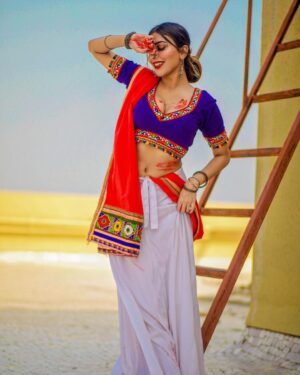 Ruma Sharma Instagram - कैसी रही आप सबकी होली 😍
.
.
Shot by - @lsd.photography.official 
Edit by - @wasey_rock69 
Styled by - @fashket_by_vrinda 
.
#happyholi #festivalofcolors #holi2024 #rumasharma #holiootd #festivalsofindia #holilove