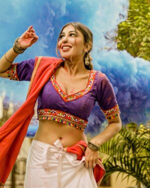 Ruma Sharma Instagram - कैसी रही आप सबकी होली 😍
.
.
Shot by - @lsd.photography.official 
Edit by - @wasey_rock69 
Styled by - @fashket_by_vrinda 
.
#happyholi #festivalofcolors #holi2024 #rumasharma #holiootd #festivalsofindia #holilove