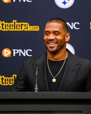 Russell Wilson Instagram - Ready to Work!! @steelers