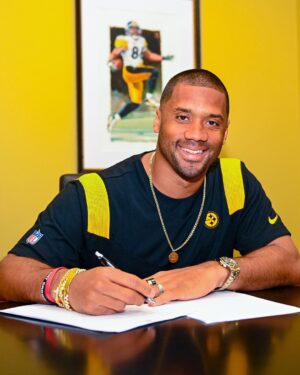 Russell Wilson Instagram - Ready to Work!! @steelers
