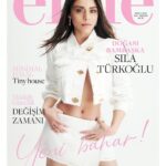 Sıla Türkoğlu Instagram - Nisan🌸🤍@eleledergisi #eleledergisi Röportaj: @simayengur Fotoğraf: @onurdemirdag Styling: @eylmyldzz Saç: @harunates001 @arkhehairdesign Makyaj: @hakankulturofficial Fotoğraf Asistanı: @yetepe Styling Asistanı: @iremonwork Makyaj Asistanı: @erogulzehra Dijital İçerik Koordinasyonu: @baliskan Video: @3bfilmart Video asistanı: @semihcandubaci Oyuncu İletişim: @talentomenajerlik @sefkatpeker
