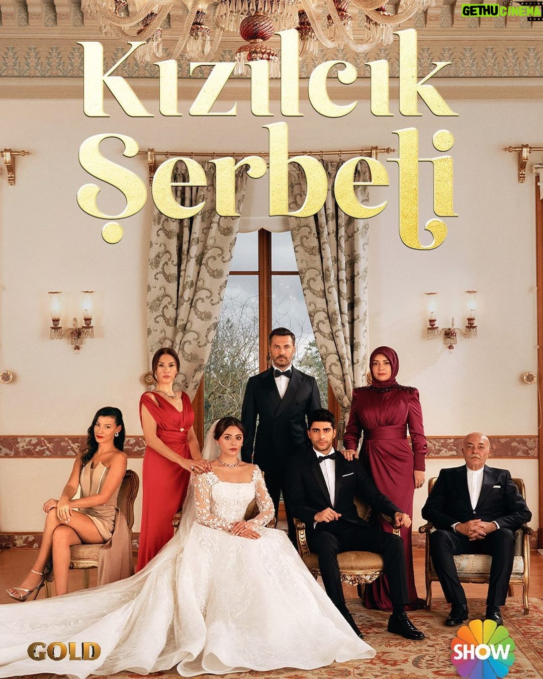 Sıla Türkoğlu Instagram - @kizilcikserbetitv yakında @showtv ‘de! Bekliyoruz 🤍