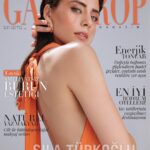 Sıla Türkoğlu Instagram - Sıla Türkoğlu: Özgüvenli, Enerjik ve Duyarlı ✨ Dizilerdeki başarılı rol performansı ile dikkat çeken Sıla Türkoğlu, oyunculuk sayesinde korkularıyla yüzleştiğini, kendini kısıtlayan şeyleri keşfetme ve üstüne gitme fırsatını yakaladığını dile getiriyor. Meslek hayatında bir kere de olsa çok uç bir karaktere hayat vermek istediğini belirten Türkoğlu, gelecekte sanat okulu açmanın hayalini kuruyor. Yeni projelerini merakla beklediğimiz genç oyuncu ile çocukluk yıllarını, kariyer yolculuğunu, hedeflerini, aşkı ve hayatına dair merak edilen noktaları konuştuk. 🦋🌸 @silaaturkoglu @gardiropmagazin #gardiropcover #gardiropmagazin Yeni sayımız tüm dijital platformlarda ✨ #silaturkoglu Genel Yayın Yönetmeni: @gulay_ozdemir Fotoğraflar: @serhathayri Röportaj: @ybugraleventt Video: @unalavcii Moda ve Güzellik Direktörü: @caglakucukdereli Styling: @irmakozdener Saç ve Makyaj: @burak.mert.aydn @akademiroyalnisantasi Kurumsal İletişim: @mine.gunduz Dijital İletişim: @yoncayalki Prodüksiyon: @nutekstudio Styling Asistanı: @nilakinvar