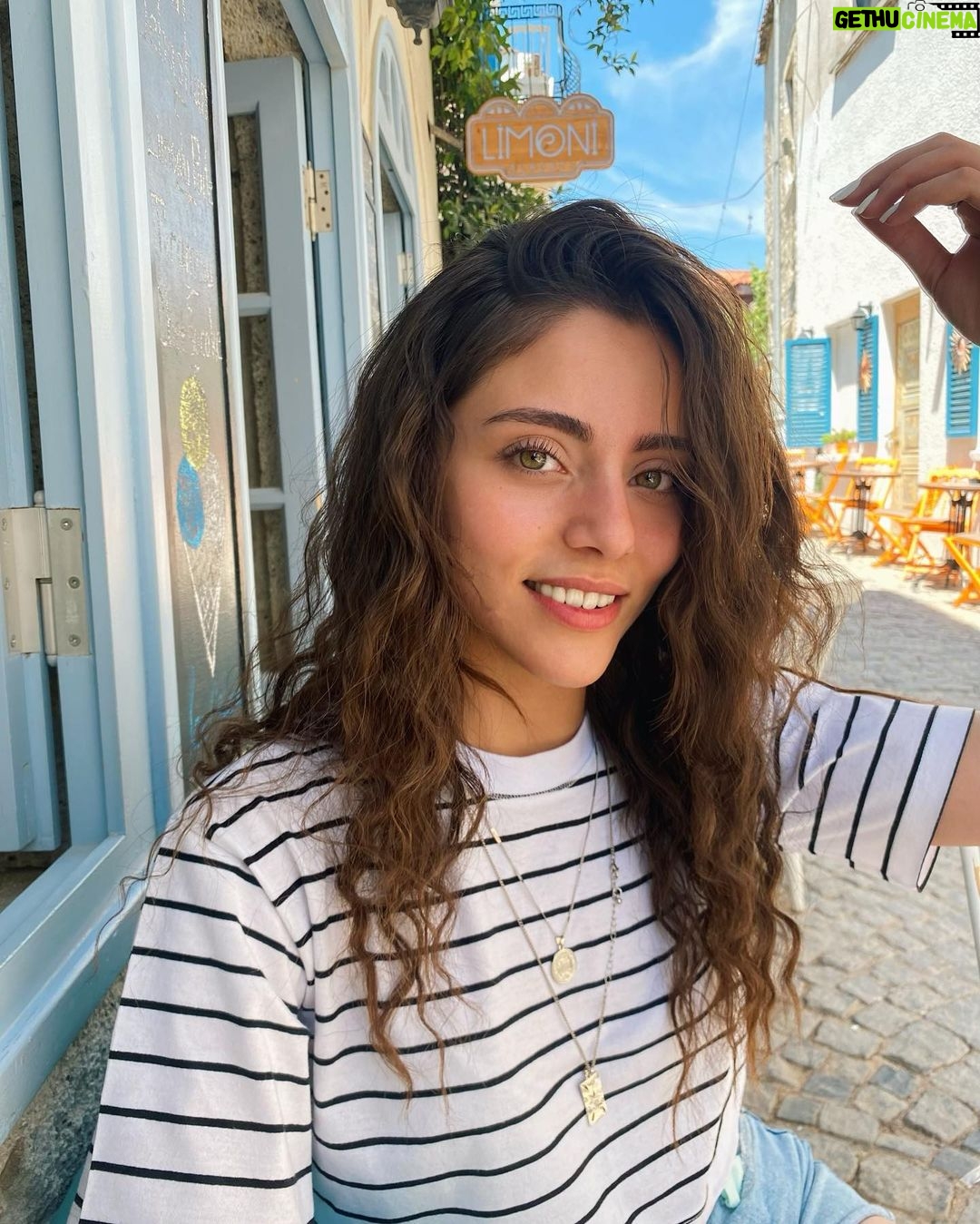 Sıla Türkoğlu Instagram - Eskimiş renkli yaz günlerini özlemiş gibiyim🥺💖