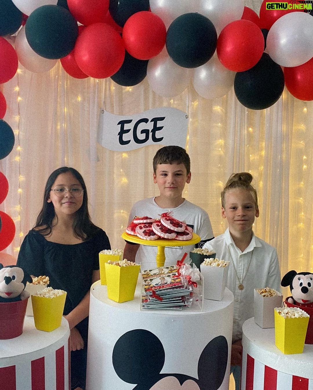 Sıla Türkoğlu Instagram - Aşırı özlem içerir🥺💘