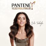 Sıla Türkoğlu Instagram - #PanteneAltınKelebek için heyecanım dorukta çünkü geri sayım başladı, büyük geceye sadece 3 hafta kaldı! ⭐ Şimdiden ışıltının tüm şehri sardığını sen de hissediyor musun? 💛 @panteneturkiye #GücünüGösterenlerinGecesi #işbirliği