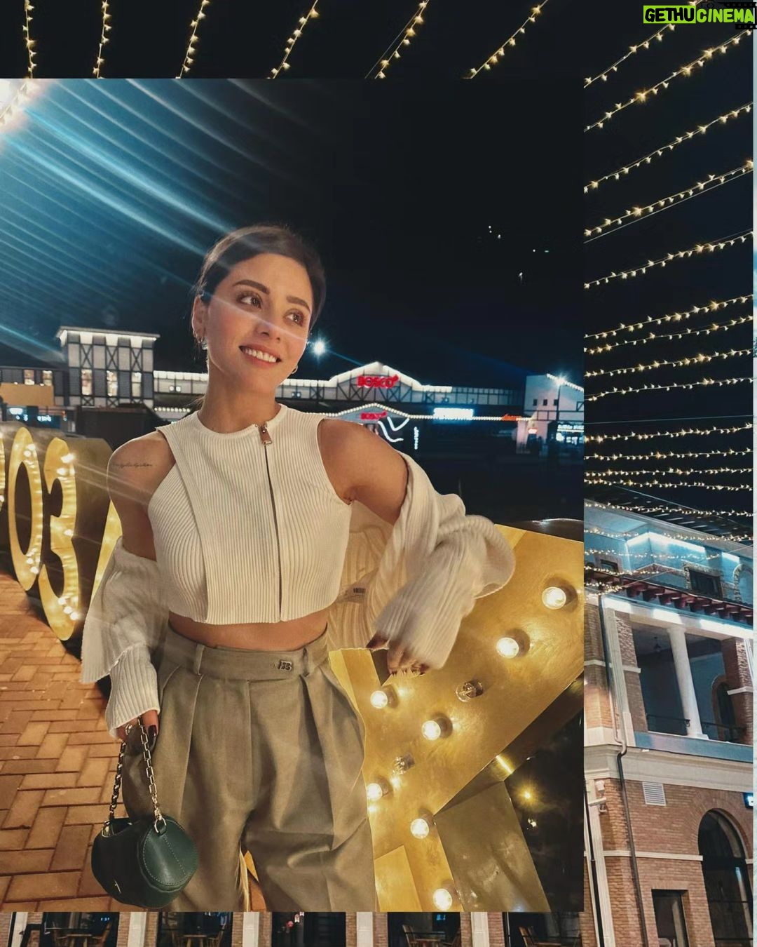 Sıla Türkoğlu Instagram - Dump yapmayacağımı düşünmeniz beni üzer🥲🩶 ve @mowe.istanbul her yerde benimle⚡️😎