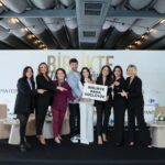 Sıla Türkoğlu Instagram – Bugün @panteneturkiye ve @kadinkanserleri’nin beraber yola çıktığı çok özel ve anlamlı bir etkinlikteyim. Böyle güzel bir projede yer almaktan büyük onur ve gurur duydum. Kanserle mücadele eden kadınlarımızın kahramanlığını gördüğüm ve bu deneyimi paylaşabilme fırsatına sahip olabildiğim için Pantene Türkiye aileme teşekkür ederim . Bu mücadelede hep birlikte, yüksek sesle#BirlikteDahaGüçlüyüz diyoruz! 💛